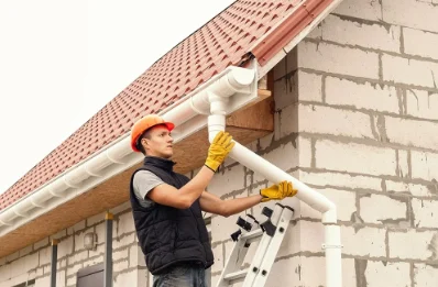 Pose et remplacement de gouttières à Villing